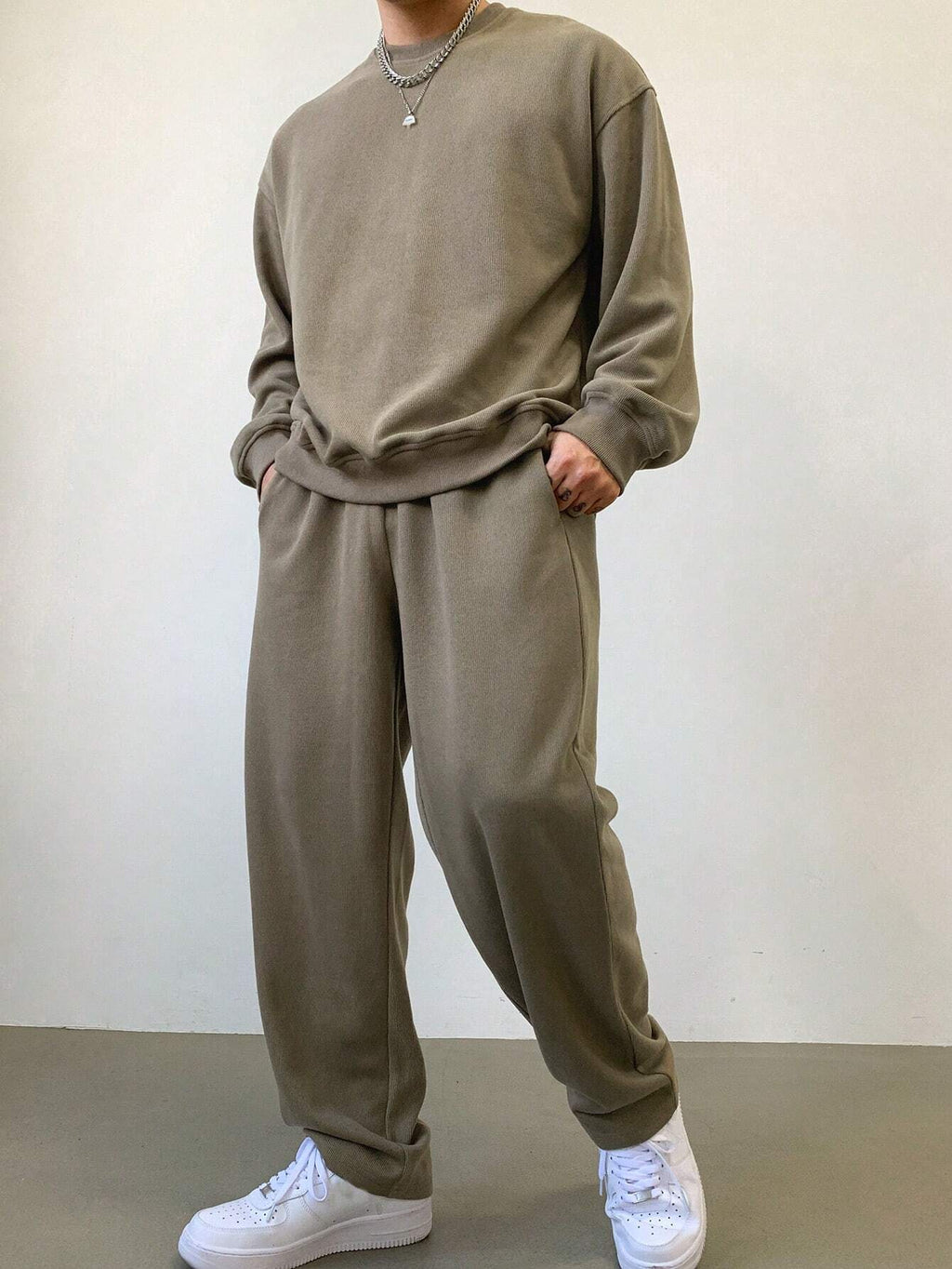Conjunto de Hoodie e Calças Masculinas LIVAA