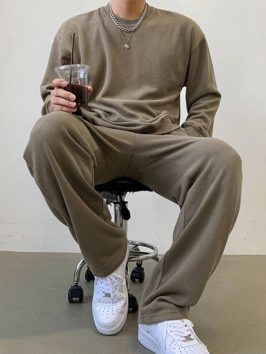 Conjunto de Hoodie e Calças Masculinas LIVAA