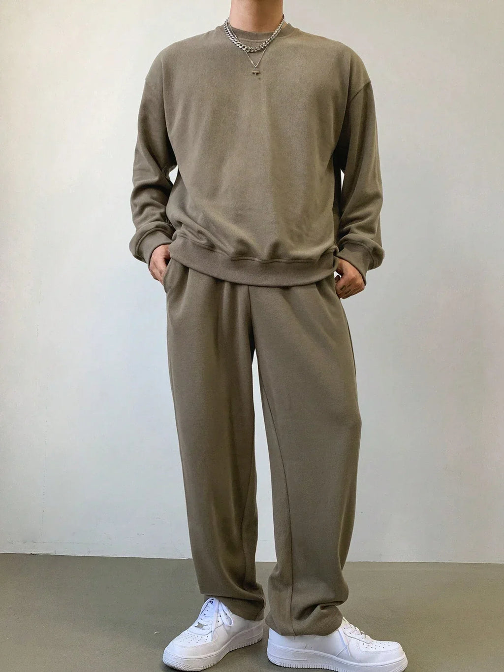 Conjunto de Hoodie e Calças Masculinas LIVAA