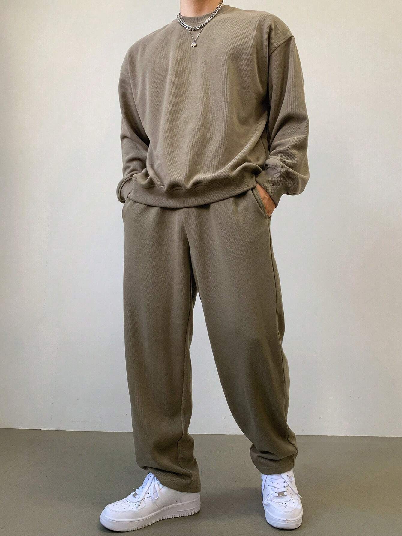 Conjunto de Hoodie e Calças Masculinas LIVAA