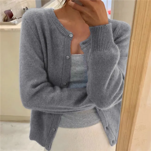 Cardigan Feminino de Malha Suave – Gola Redonda, Fechamento com Botões e Punhos Canelados