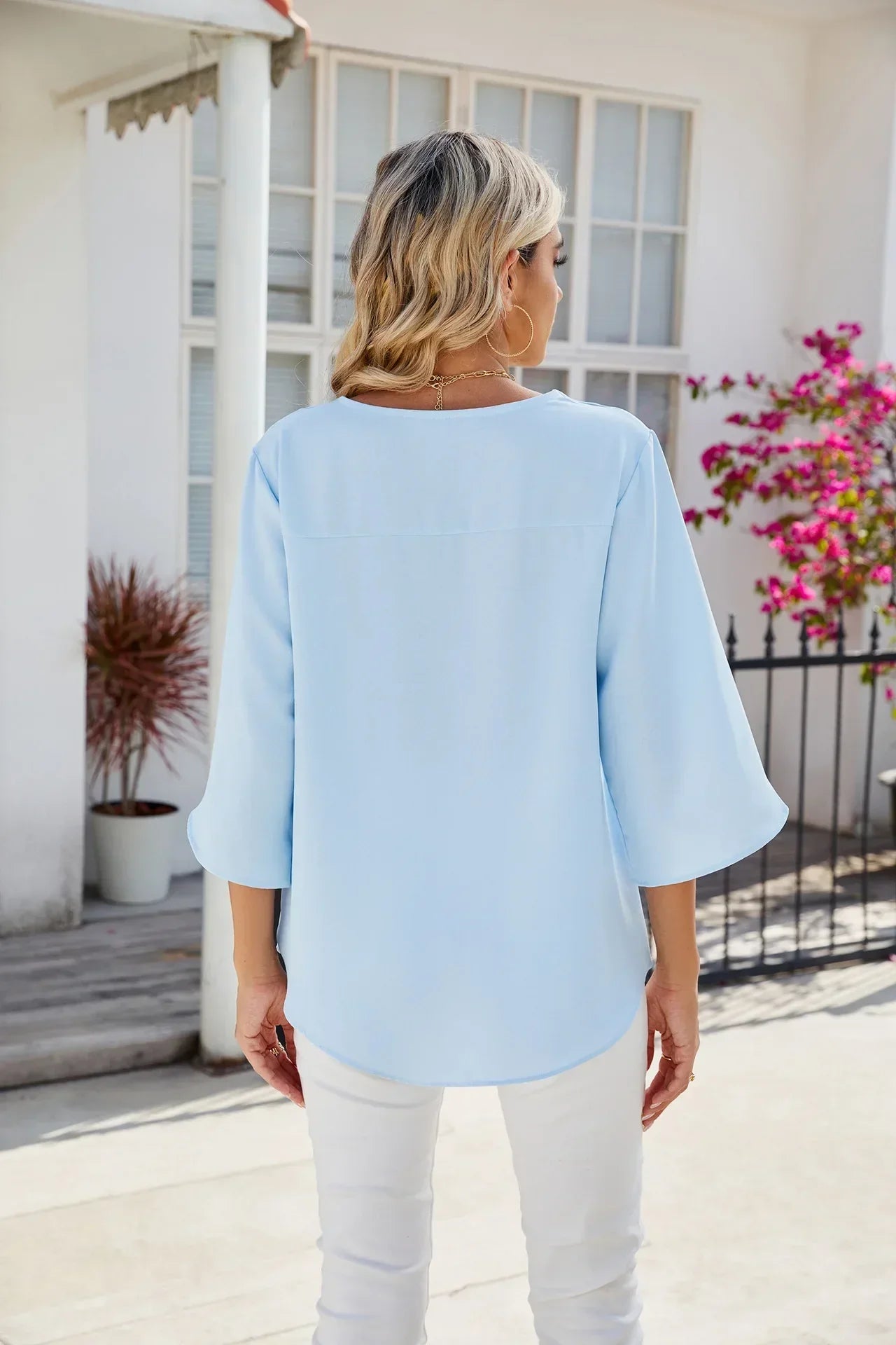Blusa Feminina Moderna com Decote em V