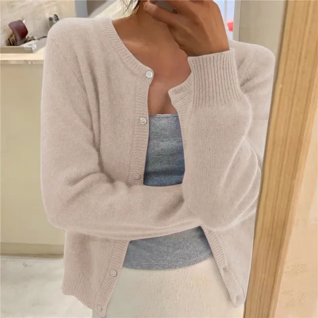 Cardigan Feminino de Malha Suave – Gola Redonda, Fechamento com Botões e Punhos Canelados
