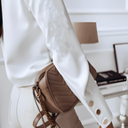 Ameliea | Camisa Casual Feminina com Detalhes em Penas