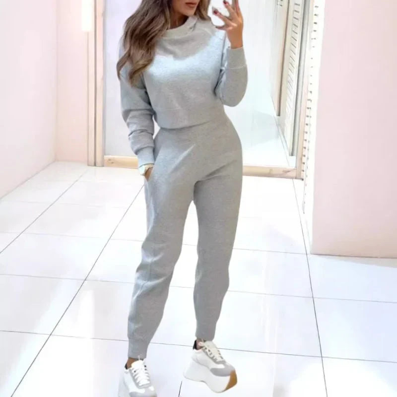 Conjunto Feminino Confortável de Duas Peças com Suéter Cortado