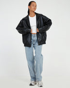 Casaco Oversized Leve de Couro Feminino