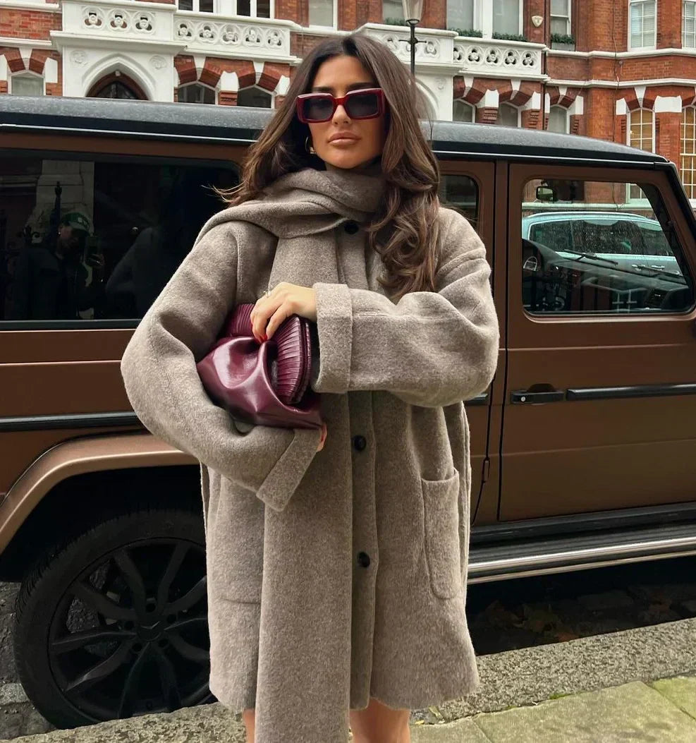 LD | Casaco Tricotado Oversized com Cachecol