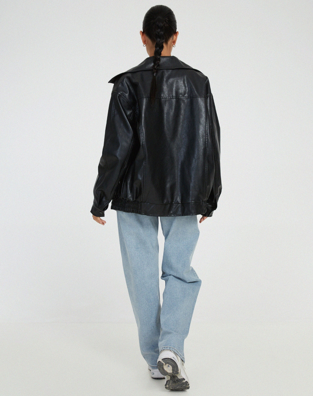 Casaco Oversized Leve de Couro Feminino