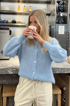 NOLA - Cardigan Feminino em Tricô com Botões