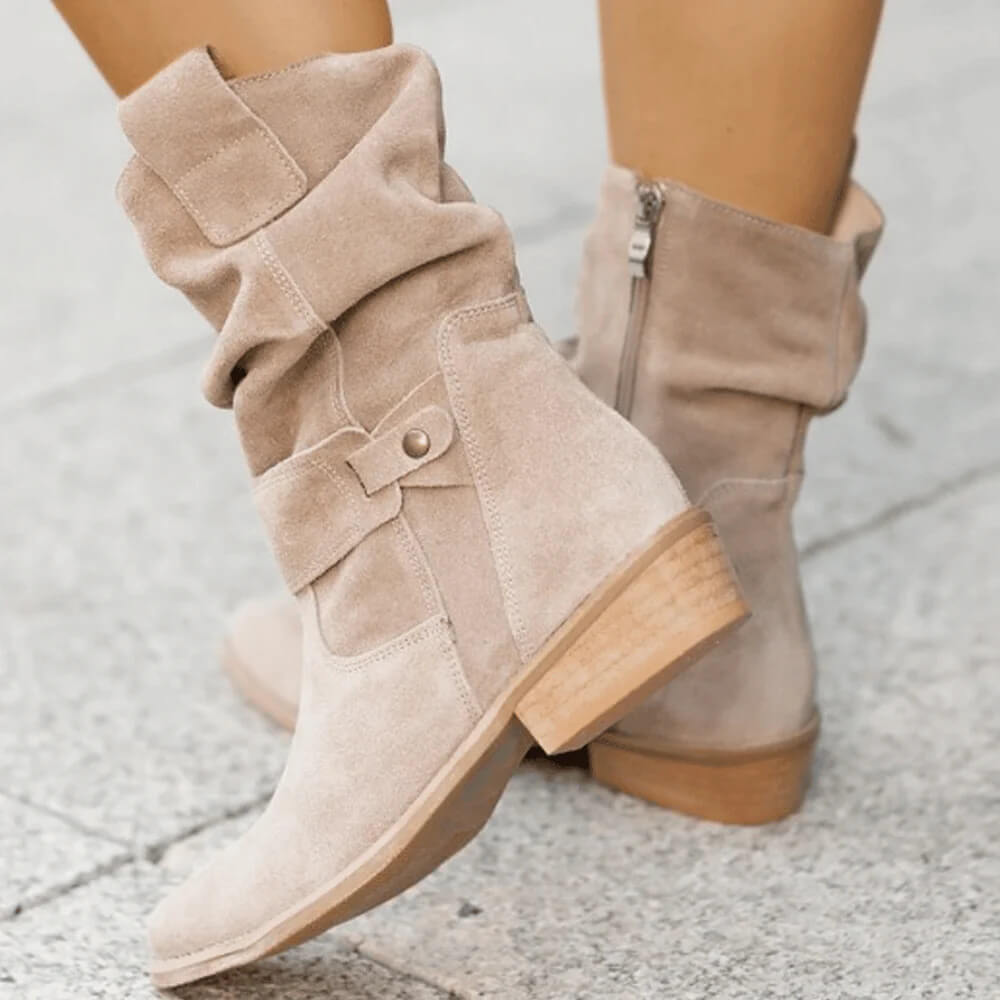 Botins Femininos em Camurça Marrom – Conforto e Qualidade para o Dia a Dia