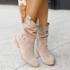 Botins Femininos em Camurça Marrom – Conforto e Qualidade para o Dia a Dia