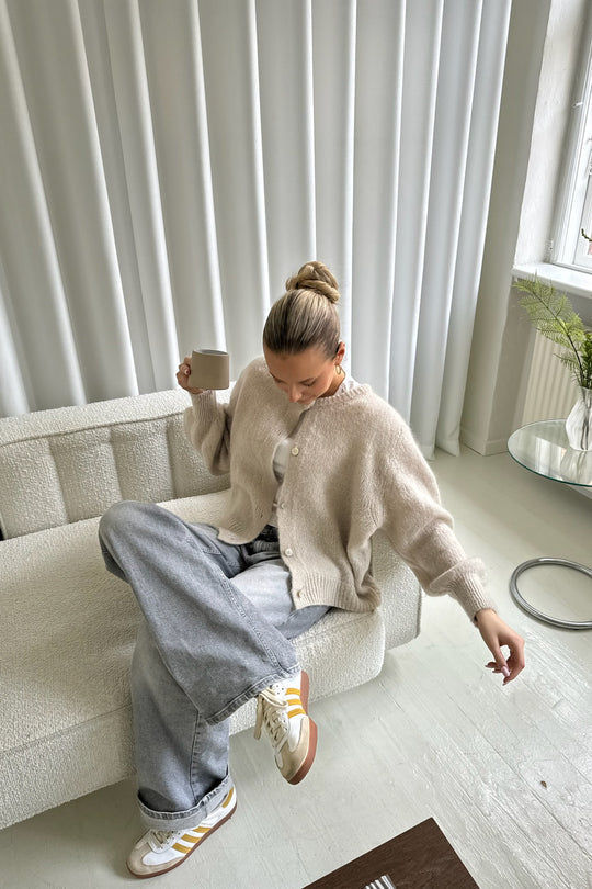 NOLA - Cardigan Feminino em Tricô com Botões