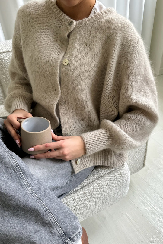 NOLA - Cardigan Feminino em Tricô com Botões