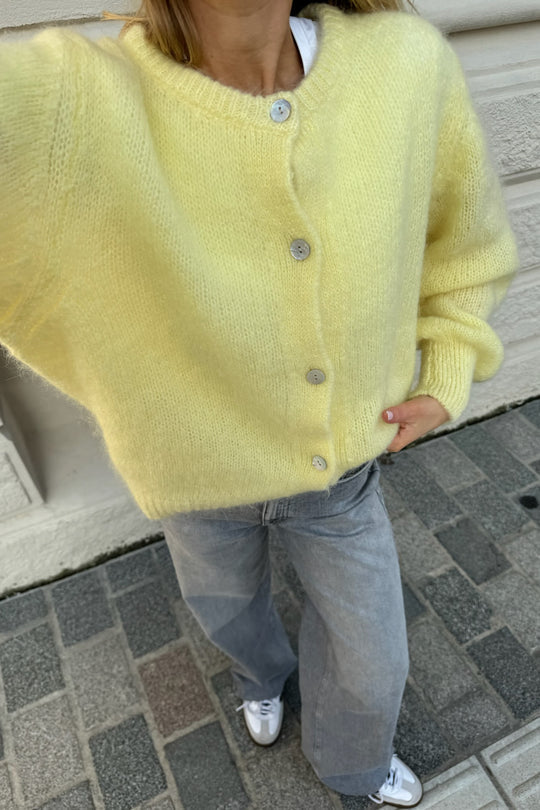 NOLA - Cardigan Feminino em Tricô com Botões