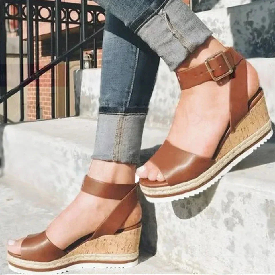 Elza | Sandálias de Cunha Femininas com Fivela