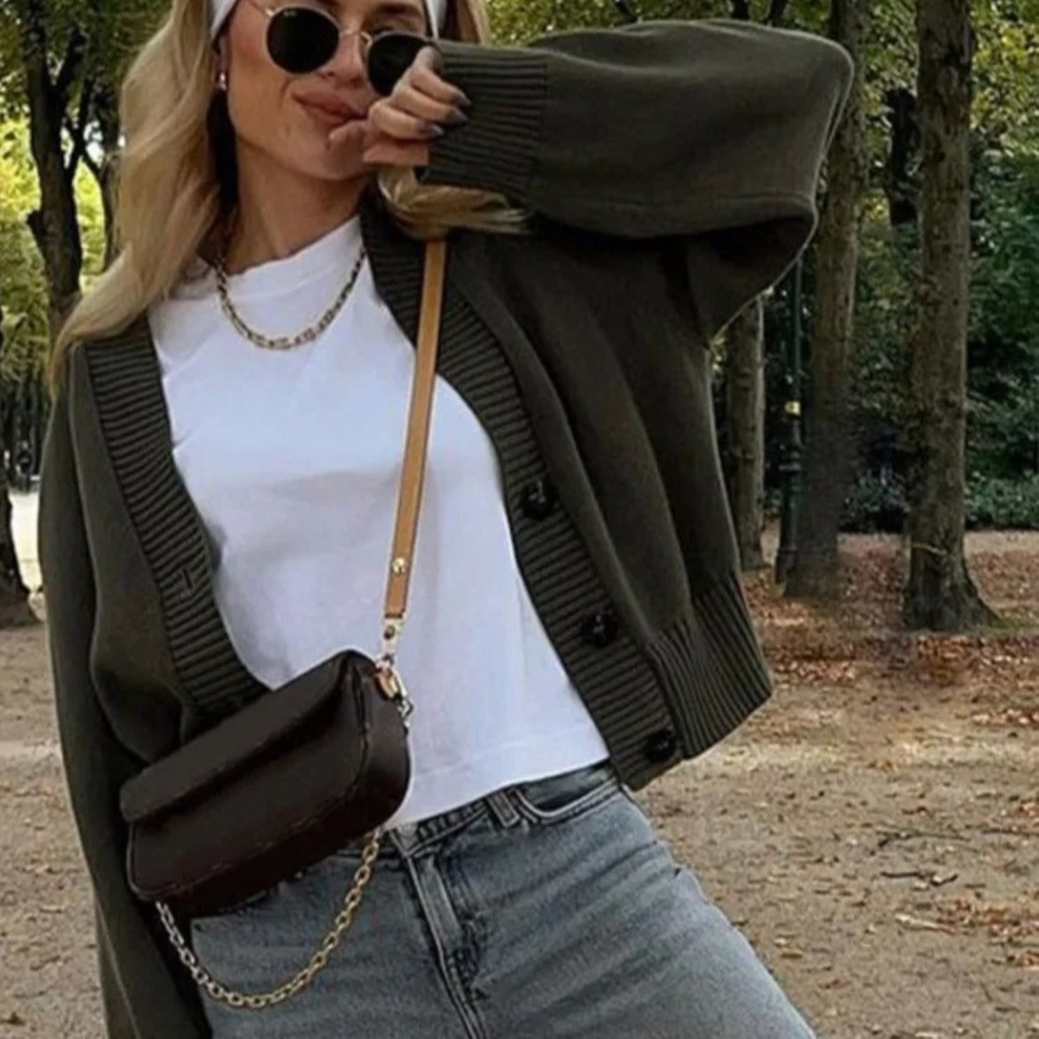 Cardigan Verde Oliva de Tricô com Decote em V
