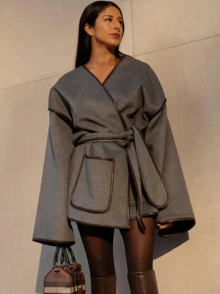 Casaco Cinza Oversized Feminino com Cinto para o Outono