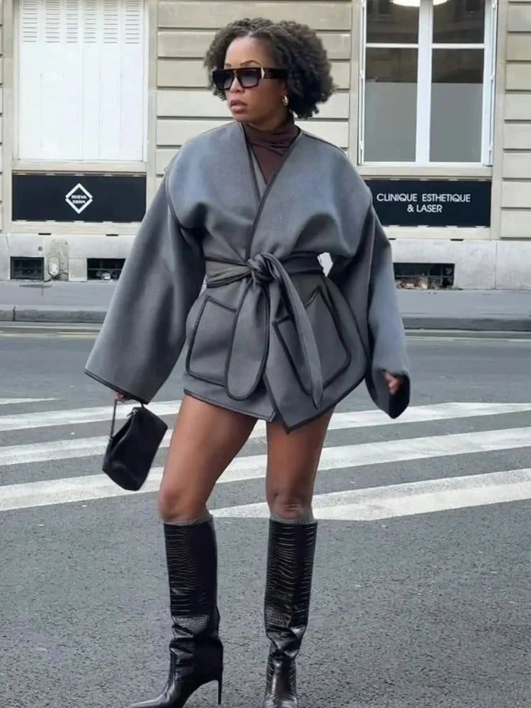 Casaco Cinza Oversized Feminino com Cinto para o Outono