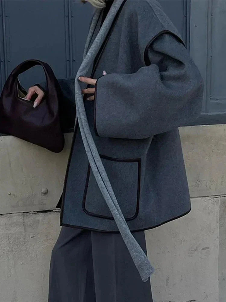 Casaco Cinza Oversized Feminino com Cinto para o Outono