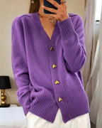 Cardigan Outonal Charmoso para Mulheres com Botões em Coração – Tricotado com Perfeição para um Toque Romântico
