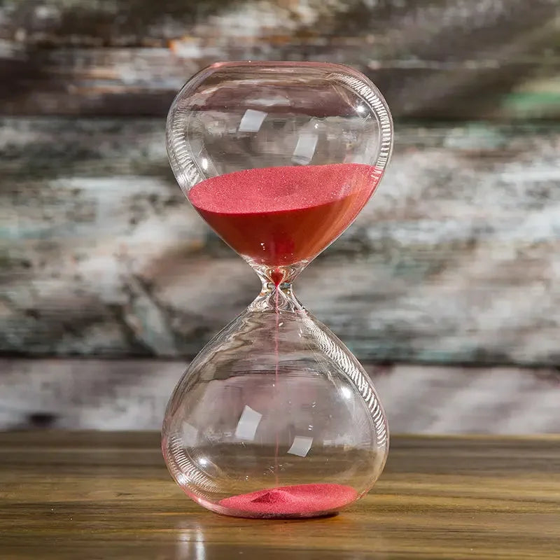Ampulheta de Vidro Estilizada - Objeto Decorativo com Temática Temporal