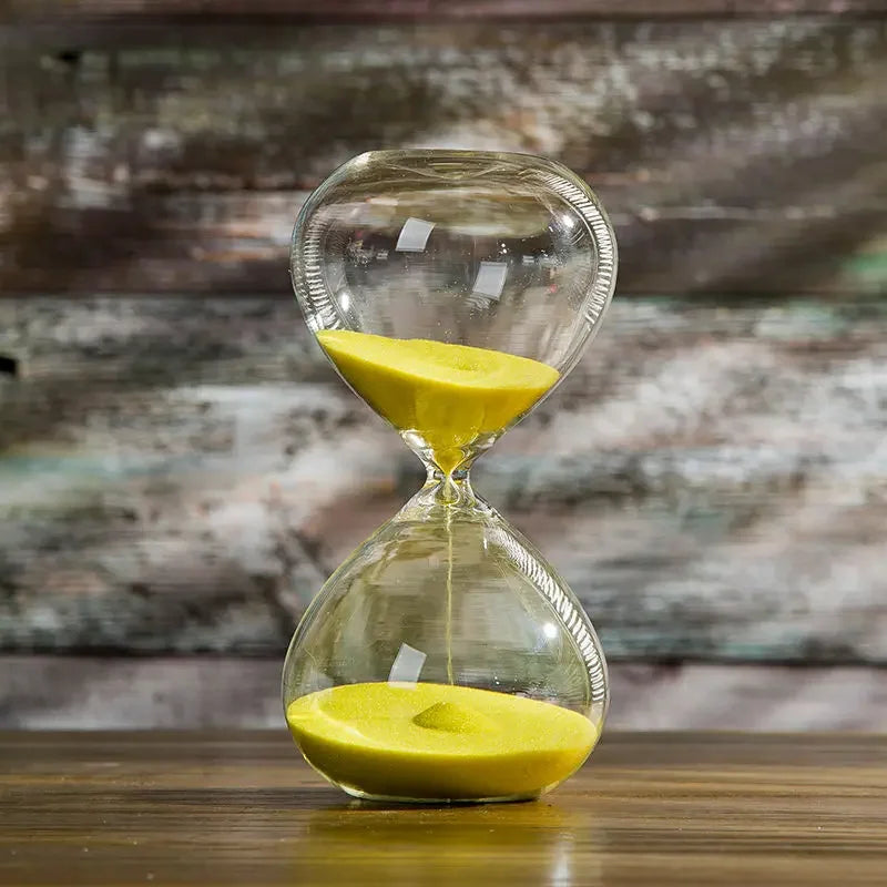 Ampulheta de Vidro Estilizada - Objeto Decorativo com Temática Temporal