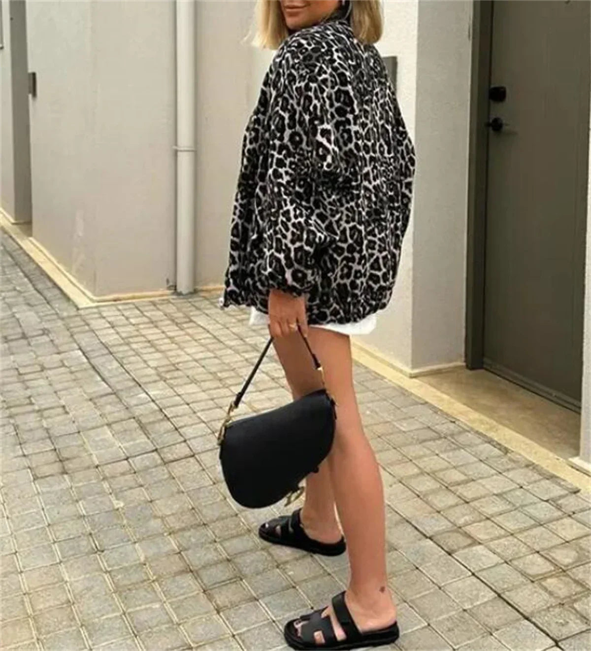 Casaco Bomber Estampado de Leopardo Elegante em Tecido Macio – Moda Feminina