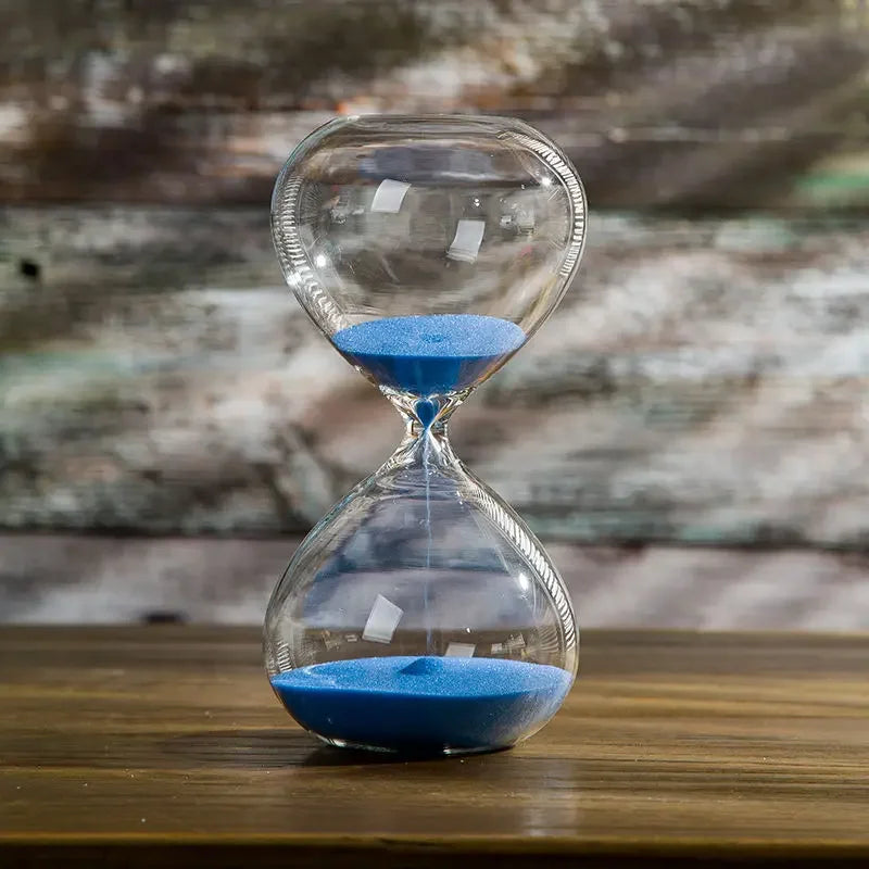 Ampulheta de Vidro Estilizada - Objeto Decorativo com Temática Temporal