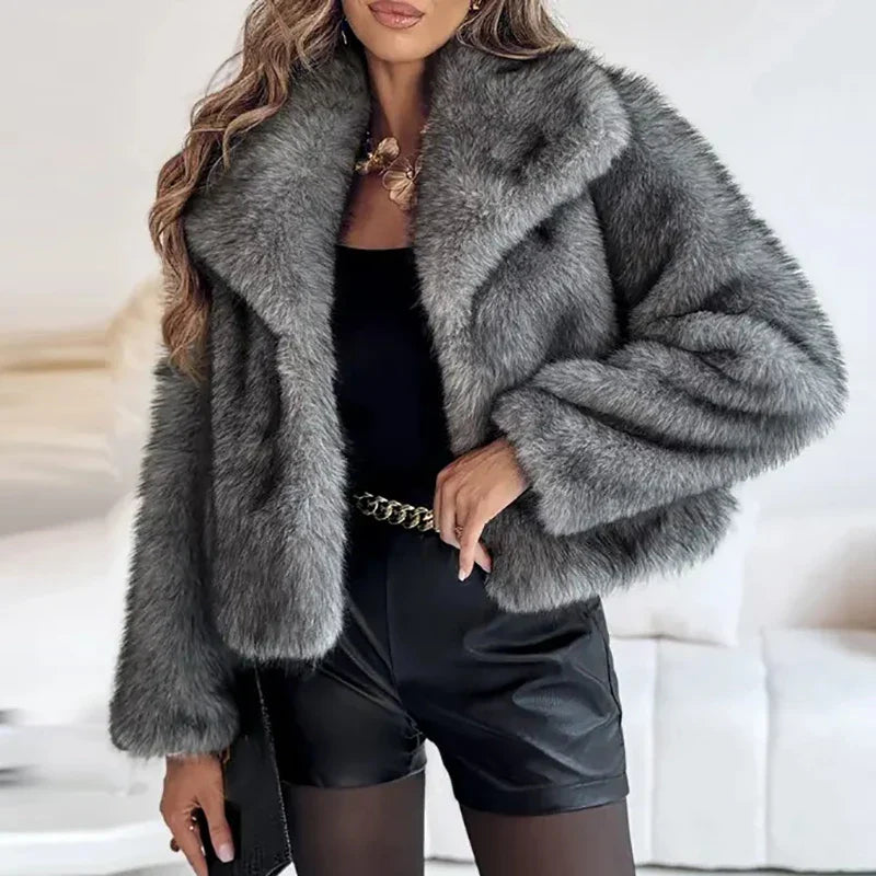 Casaco Curto de Pelo Sintético Feminino – Estiloso Casaco de Inverno para Ocasiões Casuais e Semi-Formais