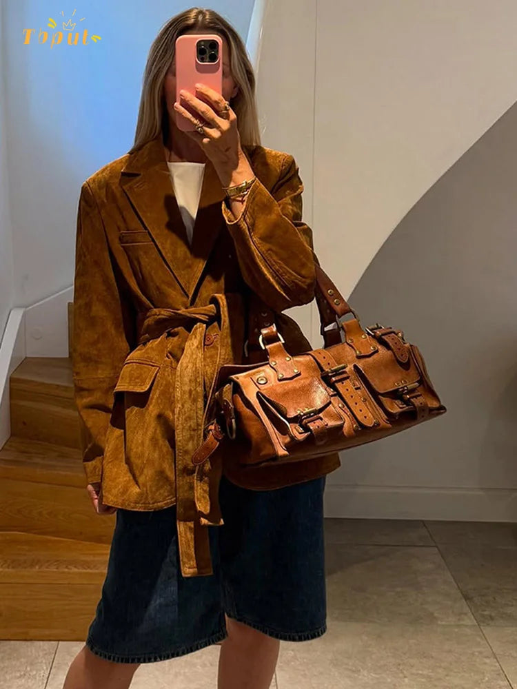 Casaco feminino de camurça com cinto e bolsos – manga longa e colarinho ideal para o outono