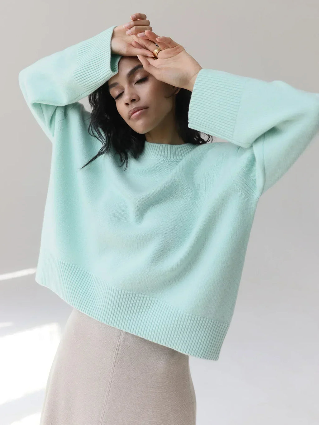 Suéter Confortável Feminino com Gola Redonda