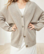 Cardigã Oversized Feminino com Decote em V e Botões