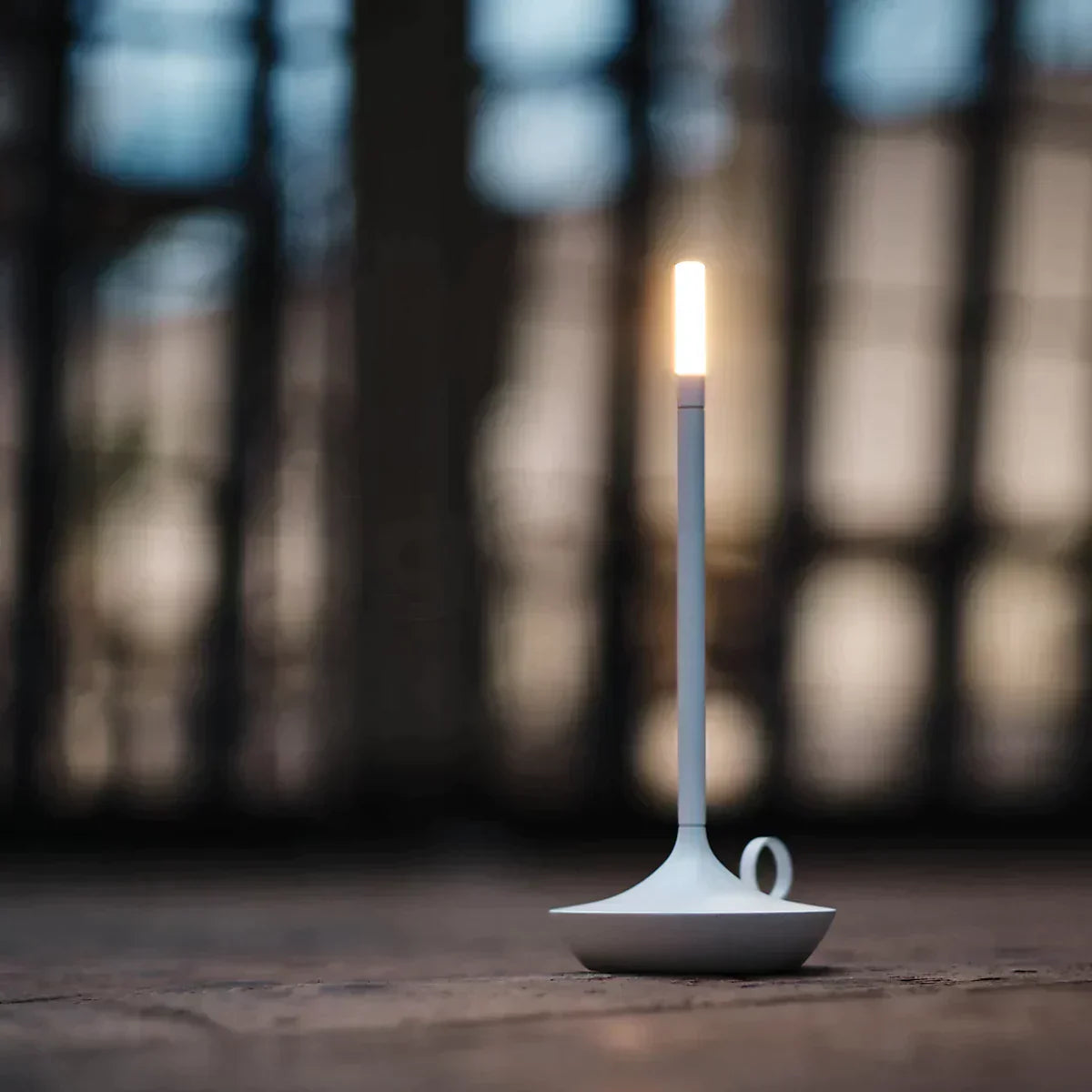 Aurelia Mesa Lamp