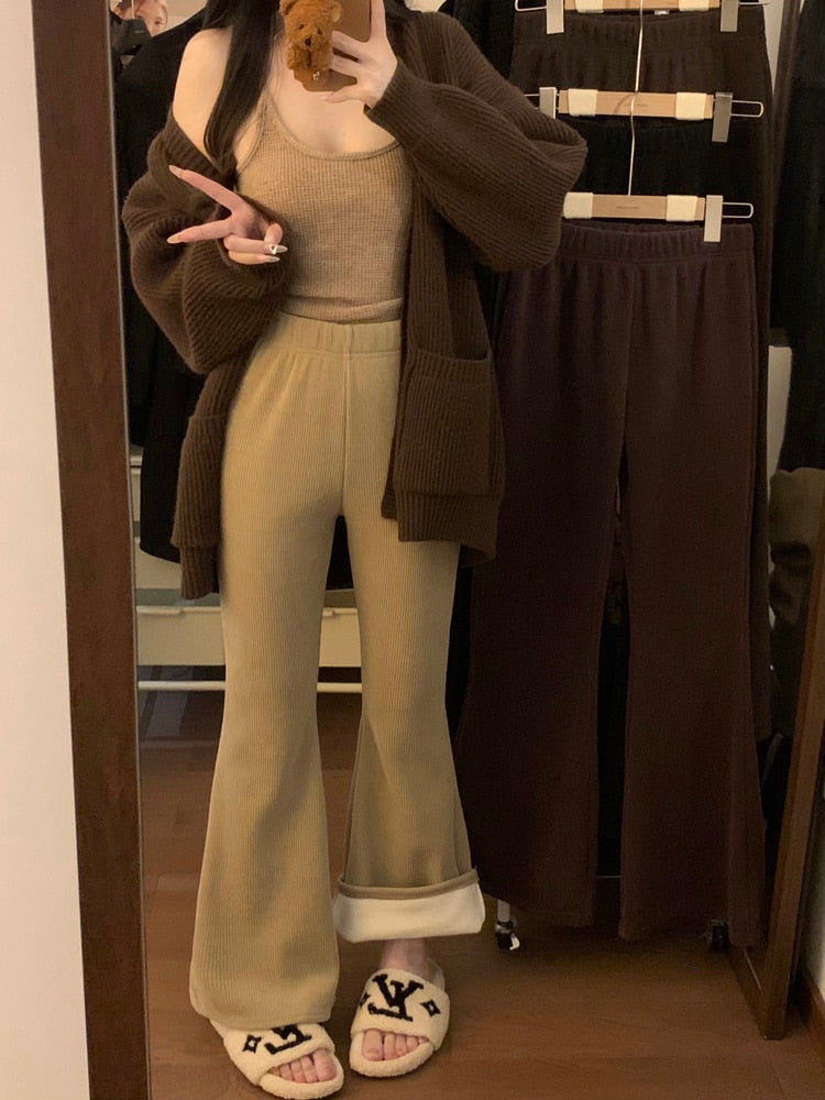 Lena | Calças Flare de Veludo Cotele com Estilo Vintage