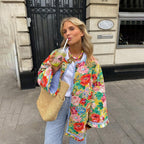 Casaco Feminino Oversized Almofadado com Botão - Estampa Floral - Comprimento na Altura do Quadril