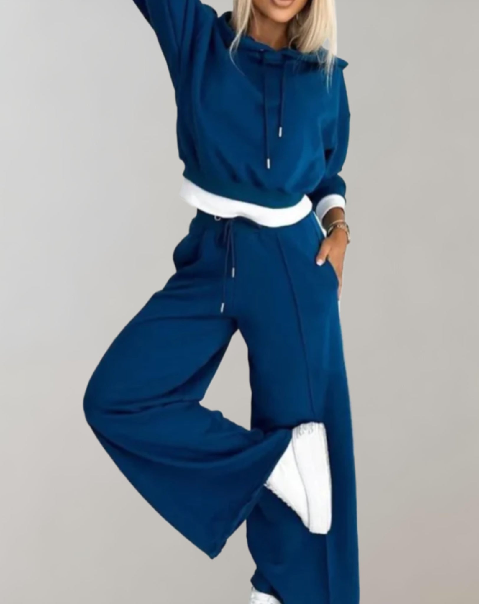 Conjunto Feminino de Dois Peças: Moletom com Capuz e Calças Amplas