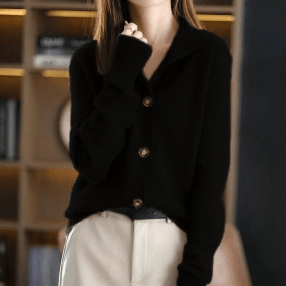 Cardigã Feminino Elegante em Malha com Detalhe de Botão