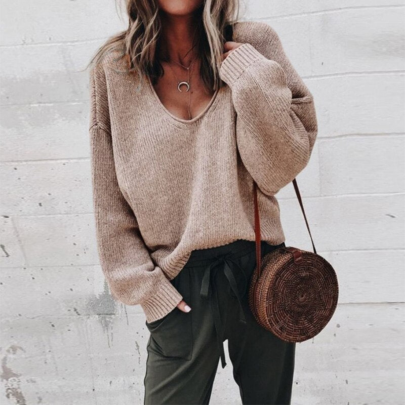 Suéter Oversized Feminino Plus Size com Decote V Profundo