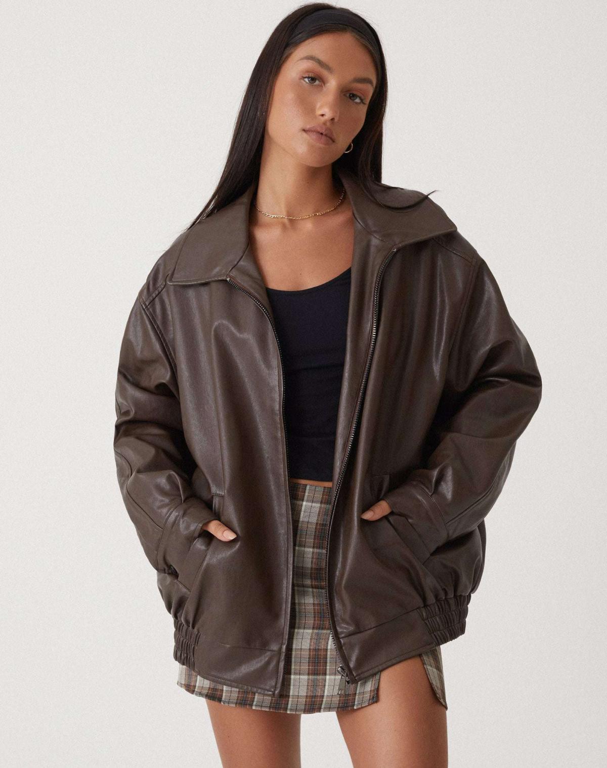 Casaco Oversized Leve de Couro Feminino